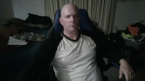 Snapshot of emsguy1 chatting on December 14, 2025, 4:07 am Matt online show from December 14, 2025, 4:07 am