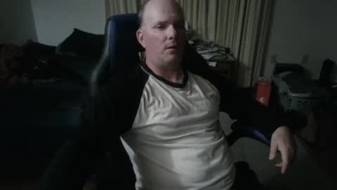 Snapshot of emsguy1 chatting on January 11, 2026, 4:06 am Matt online show from January 11, 2026, 4:06 am