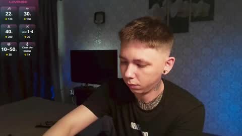 Snapshot of emveeboy96 chatting on May 18, 2026, 8:42 am emveeboy96 online show from May 18, 2026, 8:42 am