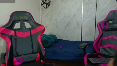 Emy online show from April 18, 2026, 3:05 pm