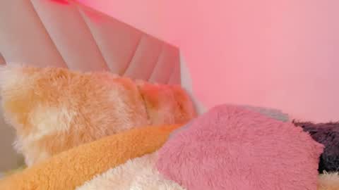 Emy online show from December 18, 2024, 2:06 pm