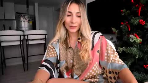 emyconneer online show from December 13, 2024, 5:00 pm