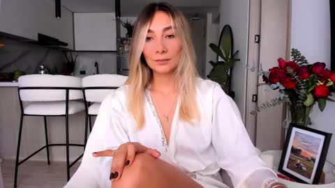 emyconneer online show from February 17, 2025, 3:20 pm