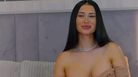  Emy  online show from November 4, 2025, 6:45 am