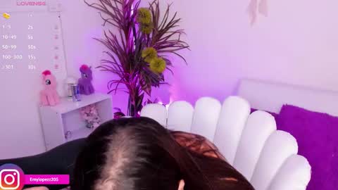 Emily online show from November 30, 2025, 2:43 pm