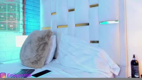 EMYLY  online show from January 29, 2025, 8:25 pm