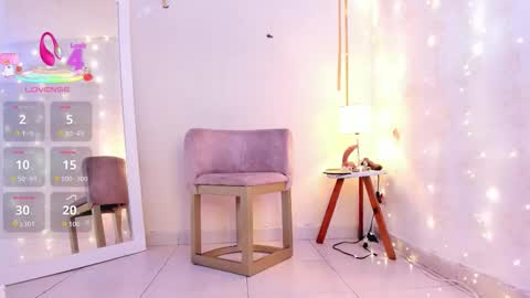 EMYLY  online show from November 14, 2025, 12:09 am