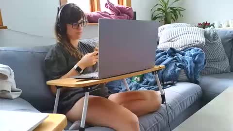 Snapshot of emyxxl chatting on January 19, 2026, 2:32 pm emyxxl online show from January 19, 2026, 2:32 pm