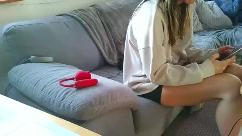 Snapshot of emyxxl chatting on February 16, 2026, 1:18 pm emyxxl online show from February 16, 2026, 1:18 pm