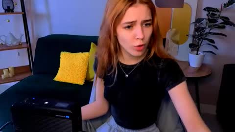 enchanted_bella online show from March 3, 2026, 10:43 am