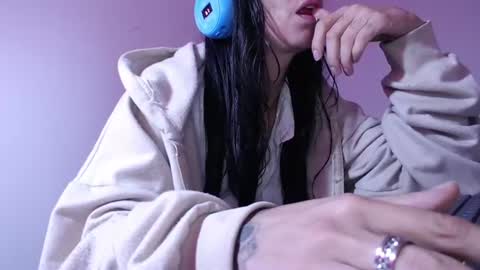 Snapshot of enchantressqueen chatting on July 22, 2026, 12:19 pm EnchantressQueen online show from July 22, 2026, 12:19 pm