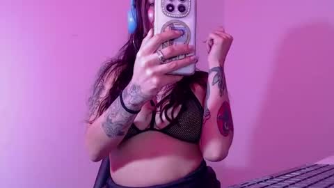 Snapshot of enchantressqueen chatting on July 28, 2026, 5:12 pm EnchantressQueen online show from July 28, 2026, 5:12 pm