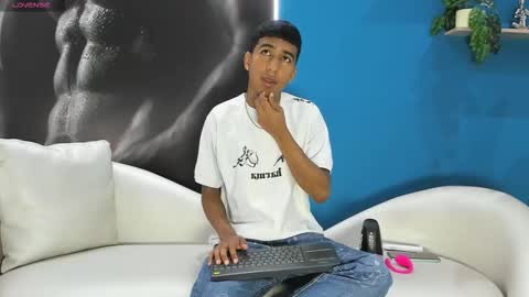 Ender online show from October 10, 2025, 2:27 pm