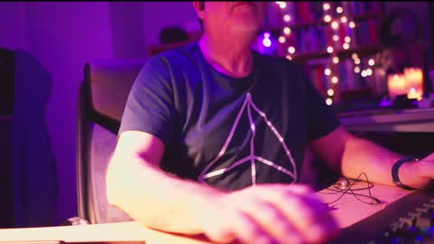 uk online show from January 12, 2025, 1:53 am