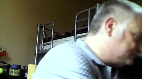 Snapshot of englishguysurrey chatting on August 4, 2026, 6:05 am englishguysurrey online show from August 4, 2026, 6:05 am