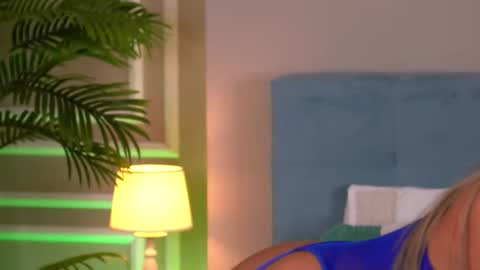 Emma online show from November 16, 2025, 4:29 am