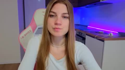 enjoyeverymoment_ online show from April 22, 2026, 7:26 pm