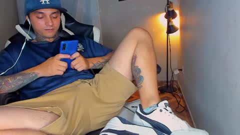 Snapshot of enjoymycock99 chatting on July 3, 2026, 5:25 am enjoymycock99 online show from July 3, 2026, 5:25 am