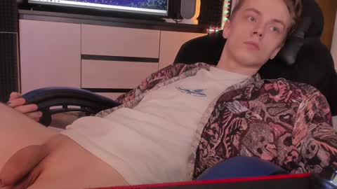 Snapshot of enkeer chatting on January 17, 2025, 5:00 am Enker online show from January 17, 2025, 5:00 am