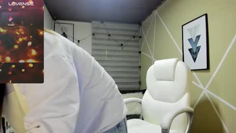 Enma clark online show from December 22, 2025, 4:09 am