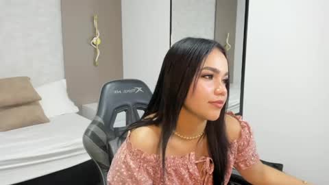Snapshot of enma_grundy chatting on April 29, 2026, 5:30 pm E N M A online show from April 29, 2026, 5:30 pm