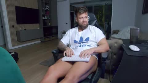 Erik online show from March 2, 2025, 11:20 pm