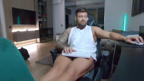 Erik online show from October 27, 2025, 7:40 pm