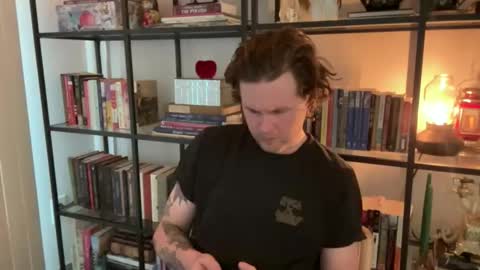 Snapshot of entreporneur chatting on October 31, 2025, 8:21 pm FOLLOW JOIN MY CULT online show from October 31, 2025, 8:21 pm