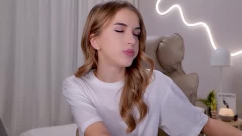 entya online show from January 12, 2026, 7:02 am