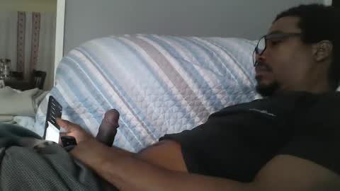 Snapshot of envyme2017 chatting on March 7, 2026, 7:44 pm Envyme2017 online show from March 7, 2026, 7:44 pm