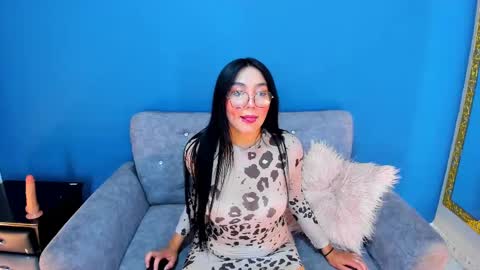 Snapshot of enyel_valmina chatting on January 29, 2025, 8:25 pm Enyel online show from January 29, 2025, 8:25 pm