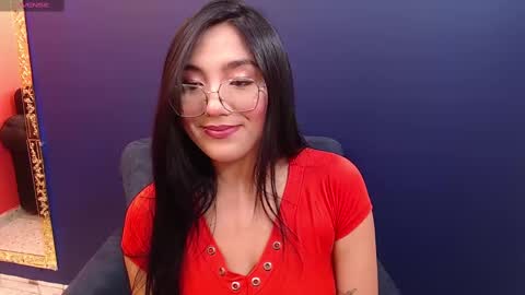 Snapshot of enyel_valmina chatting on February 10, 2025, 9:04 pm Enyel online show from February 10, 2025, 9:04 pm