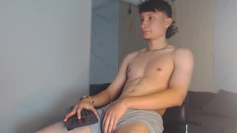 enzo_steel online show from September 26, 2025, 2:15 am