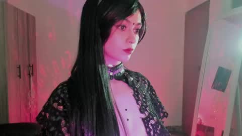 Leyla online show from April 11, 2026, 11:42 pm