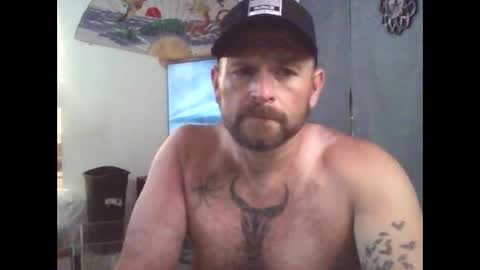 Snapshot of epictriggz chatting on April 13, 2026, 5:18 pm slutcouple online show from April 13, 2026, 5:18 pm