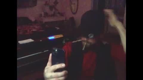 Snapshot of epictriggz chatting on April 21, 2026, 3:02 am slutcouple online show from April 21, 2026, 3:02 am