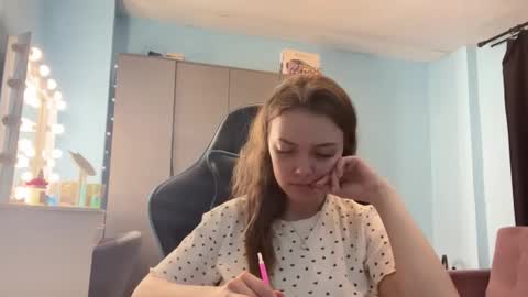 Lily online show from March 11, 2026, 12:38 am