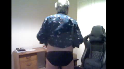 erasmus_d online show from January 13, 2025, 6:05 pm