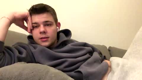 eric123754216 online show from December 5, 2025, 3:41 pm