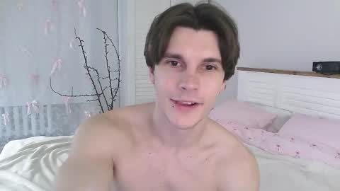 Eric Crush online show from March 18, 2026, 4:04 am