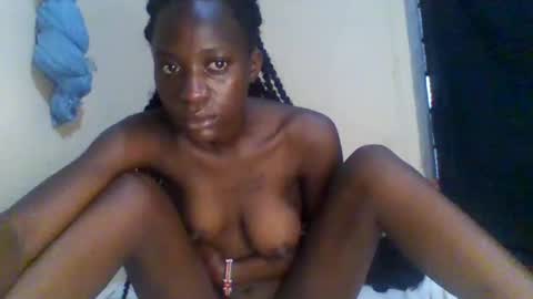 Erica online show from November 5, 2025, 3:06 am