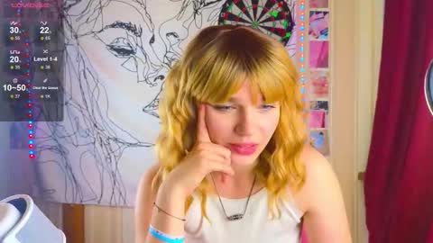 Snapshot of erica_winterr chatting on September 19, 2025, 4:25 am Erica Winterr online show from September 19, 2025, 4:25 am