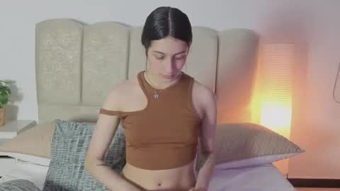 Dayanna online show from June 25, 2026, 3:39 am