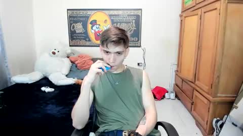 Snapshot of erick_de_rossee chatting on May 9, 2026, 7:52 pm erick_de_rossee online show from May 9, 2026, 7:52 pm