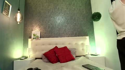   online show from March 5, 2025, 3:40 am