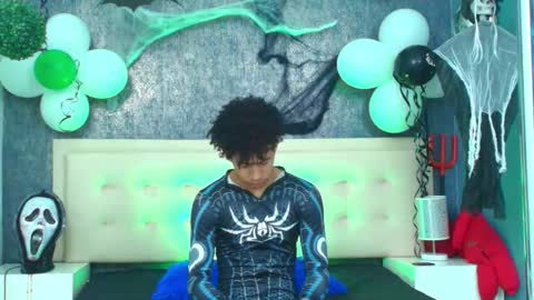   online show from October 30, 2025, 4:25 am