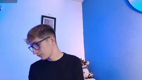 Snapshot of erik_golden_ chatting on May 11, 2026, 8:50 pm I am Erik online show from May 11, 2026, 8:50 pm