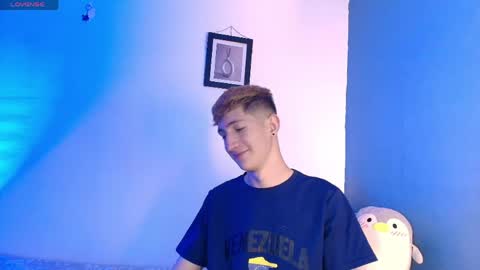 Snapshot of erik_golden_ chatting on May 22, 2026, 8:47 pm I am Erik online show from May 22, 2026, 8:47 pm