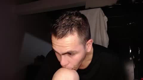 Snapshot of erik_rodriguez chatting on December 11, 2024, 5:43 am Erik rodriguez online show from December 11, 2024, 5:43 am