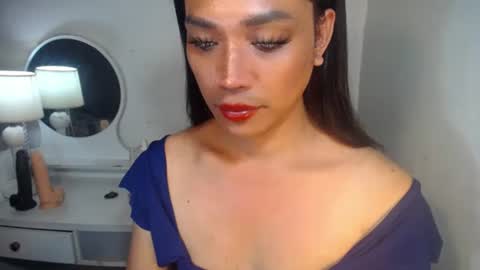 erika_madrigal online show from September 19, 2025, 10:16 am